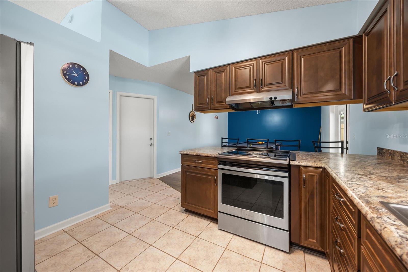 2642 Majestic Ave Property Photo 17