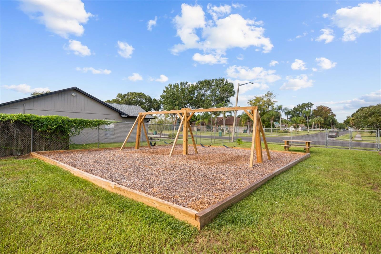 2642 Majestic Ave Property Photo 34
