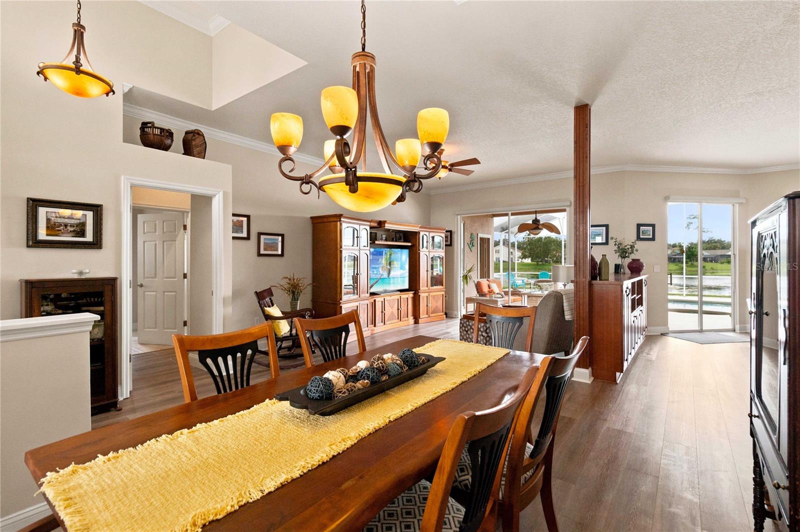 2524 Raccoon Run Ln Property Photo 10