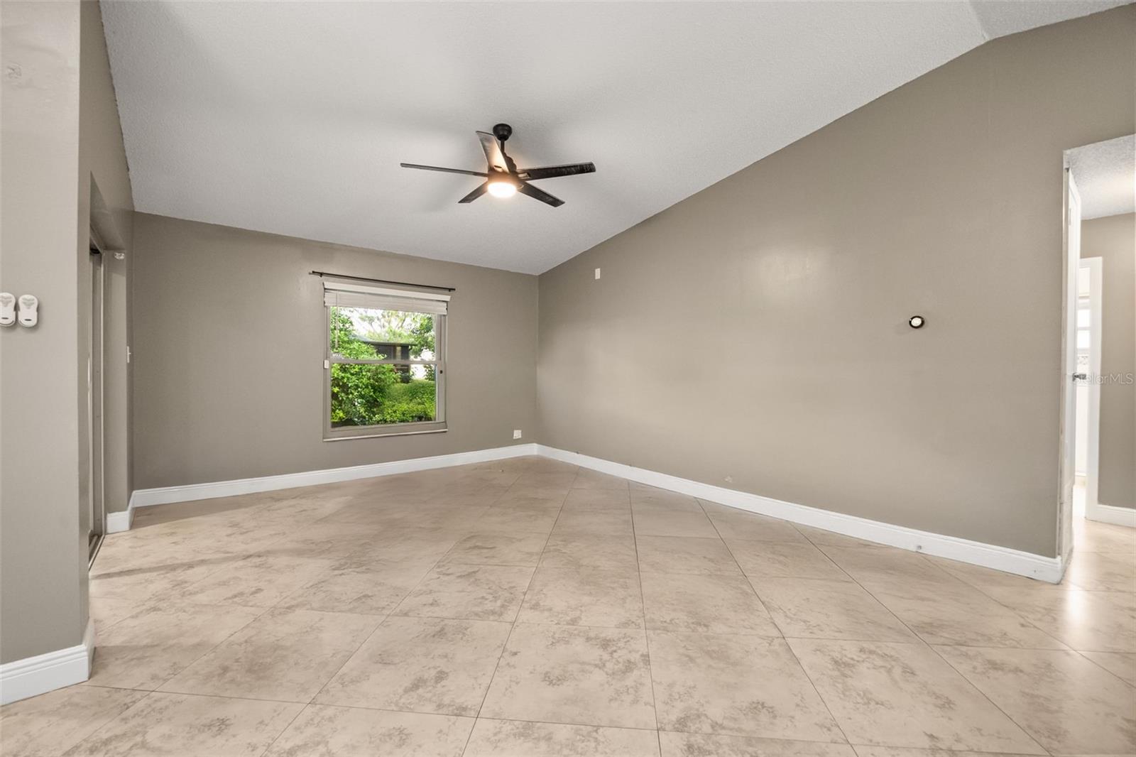 11813 Scotty Dr Property Photo 7