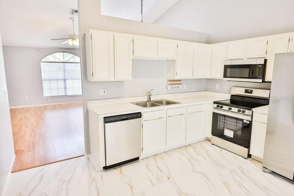 1098 Sugarberry Trl Property Photo 8
