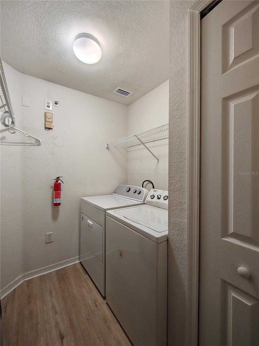 5471 Vineland Rd #7308 Property Photo 5