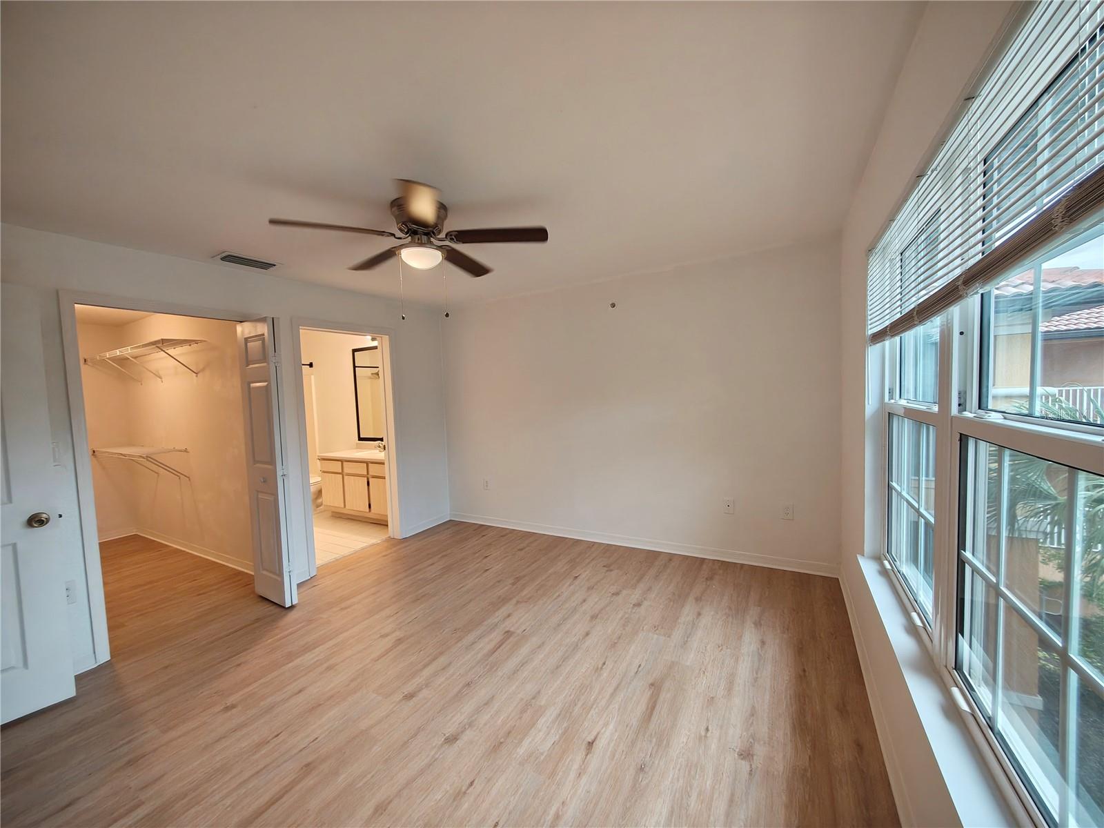 5471 Vineland Rd #7308 Property Photo 7