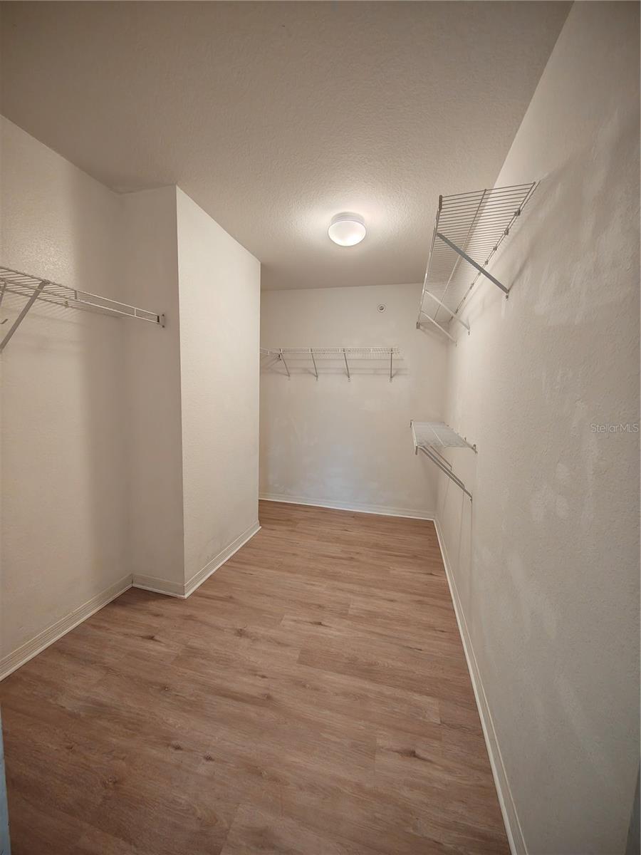 5471 Vineland Rd #7308 Property Photo 8