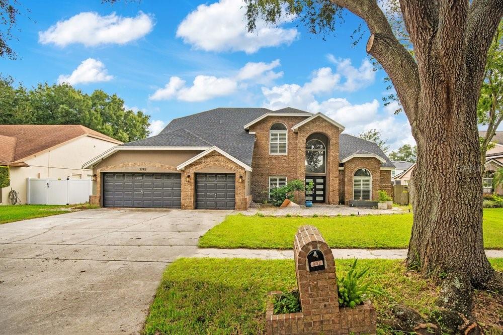 3743 Gatlin Woods Dr Property Photo 3