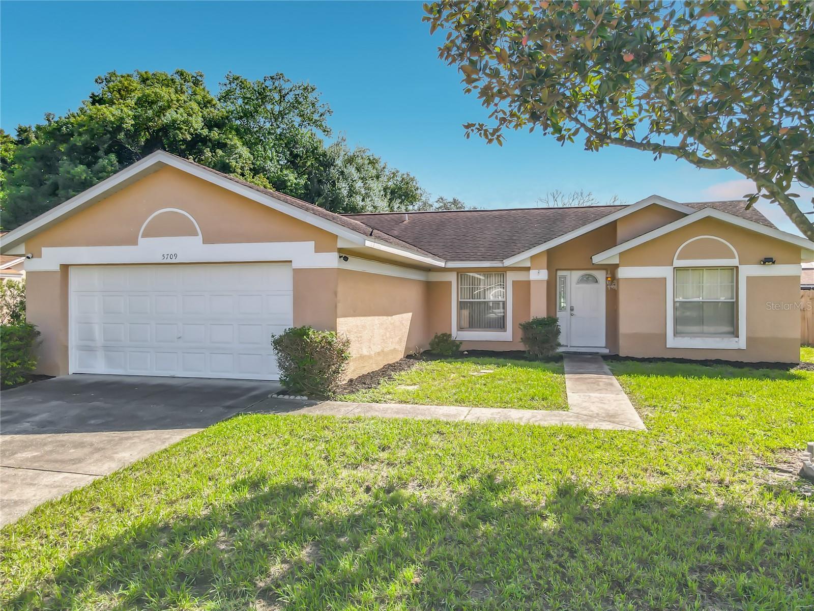 5709 LAKEFIELD CT Property Photo 1