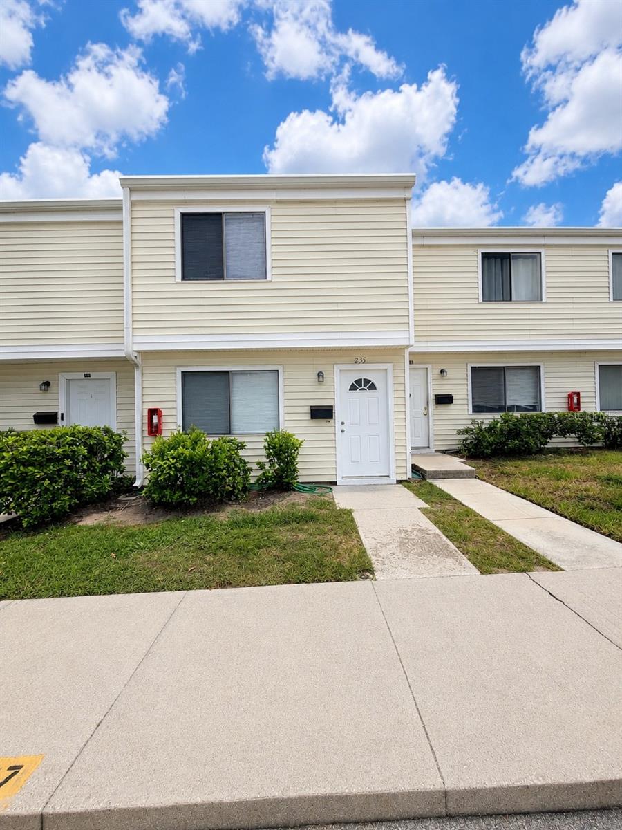 235 DEBORA CT #235
