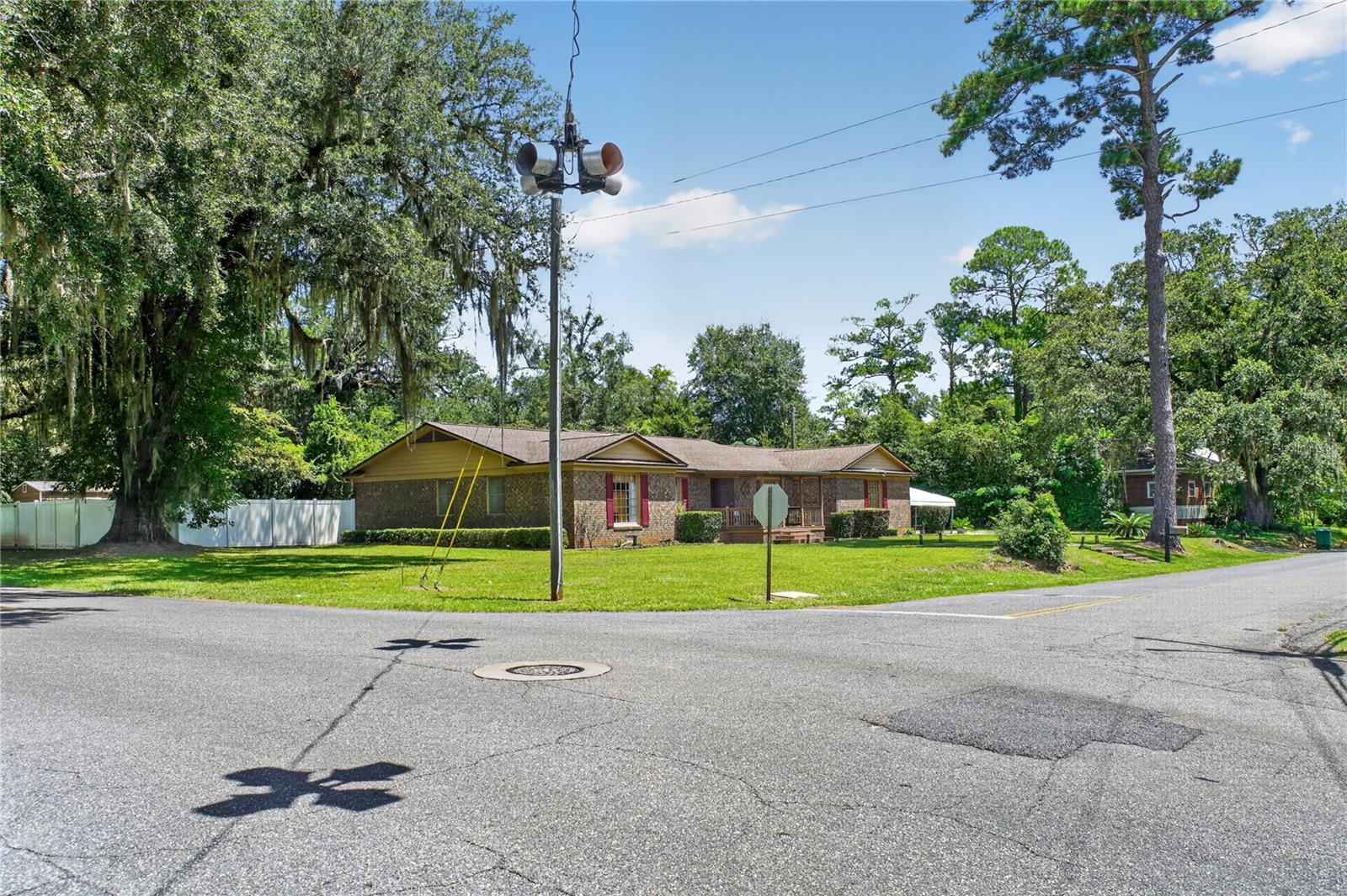 312 W Marion St Property Photo 5