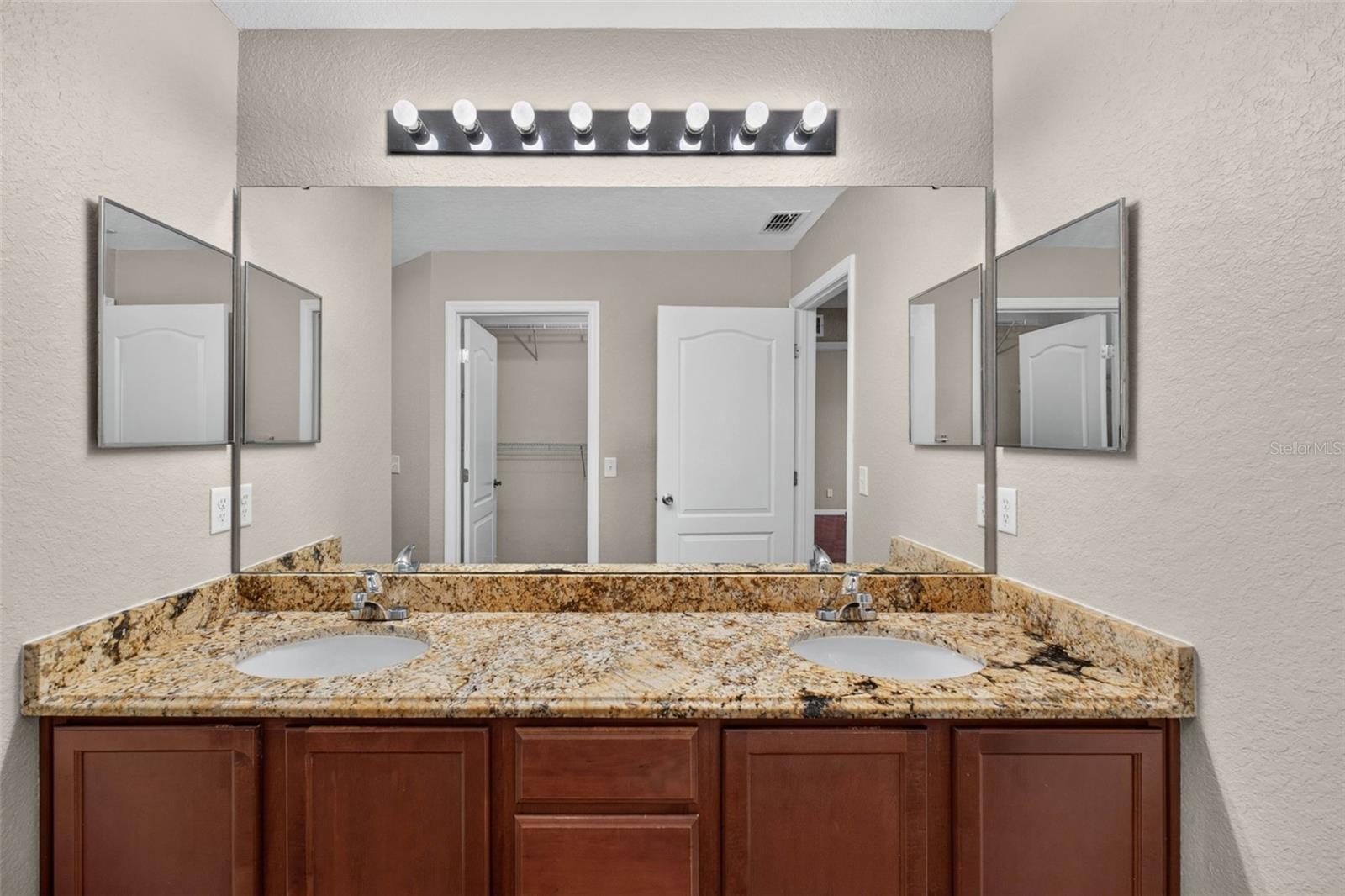 120 Captain Hook Way Property Photo 20
