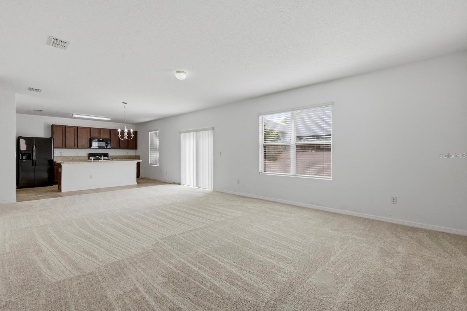 16604 Broadford Ln Property Photo 3