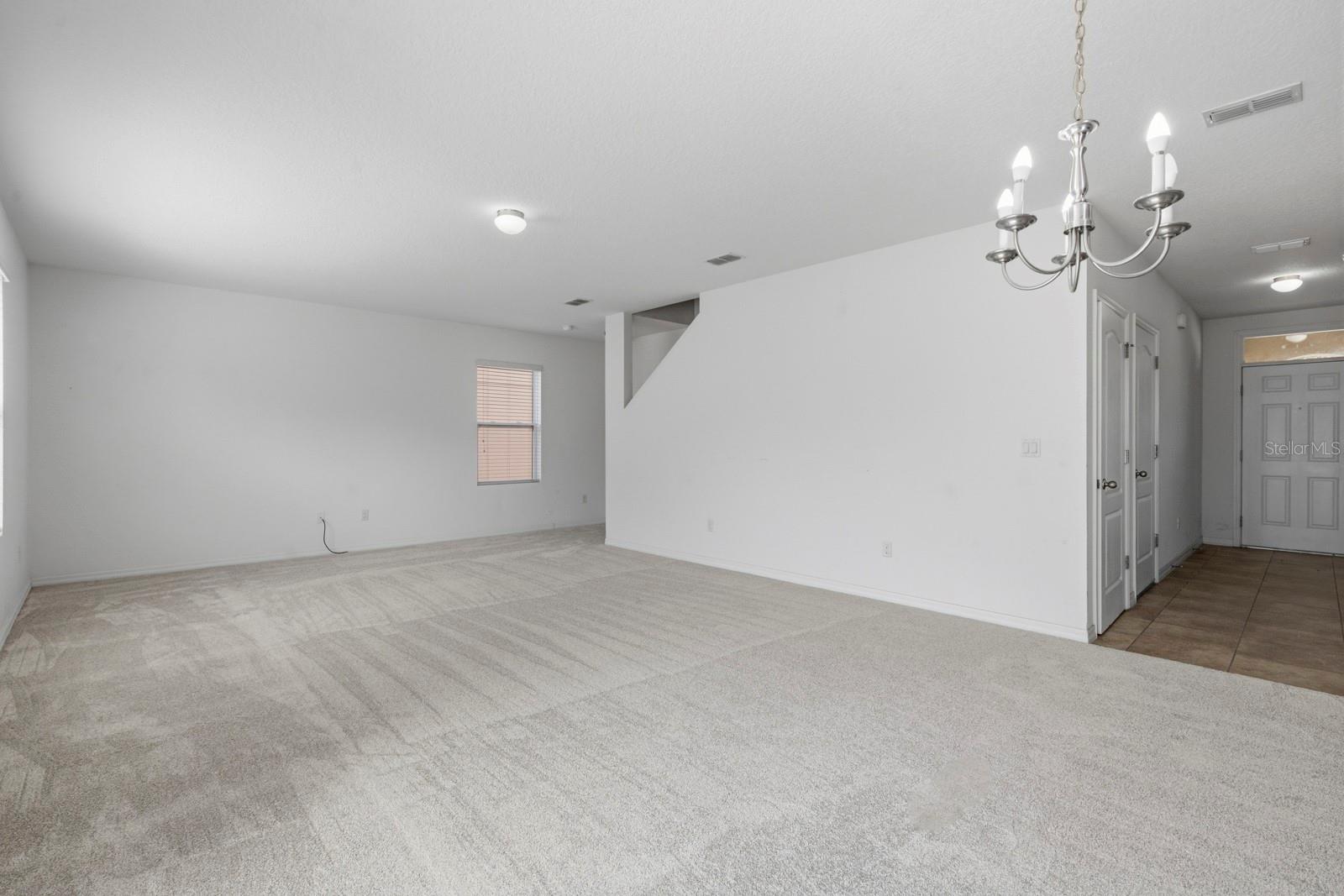 16604 Broadford Ln Property Photo 5