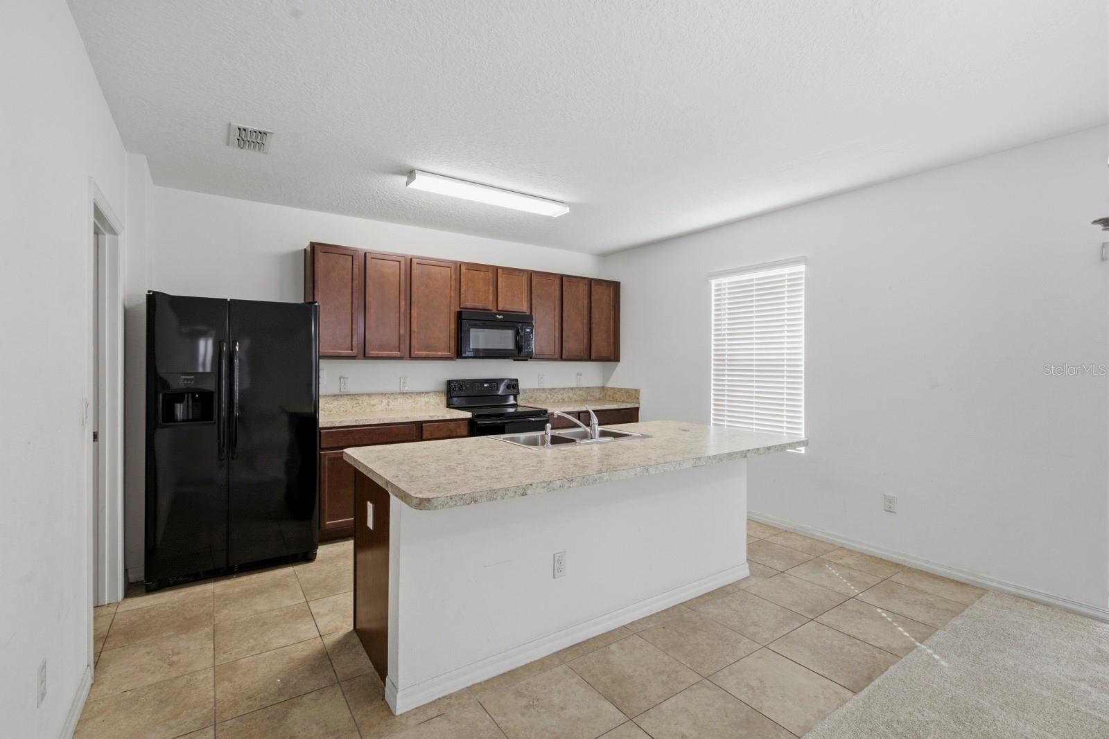 16604 Broadford Ln Property Photo 7