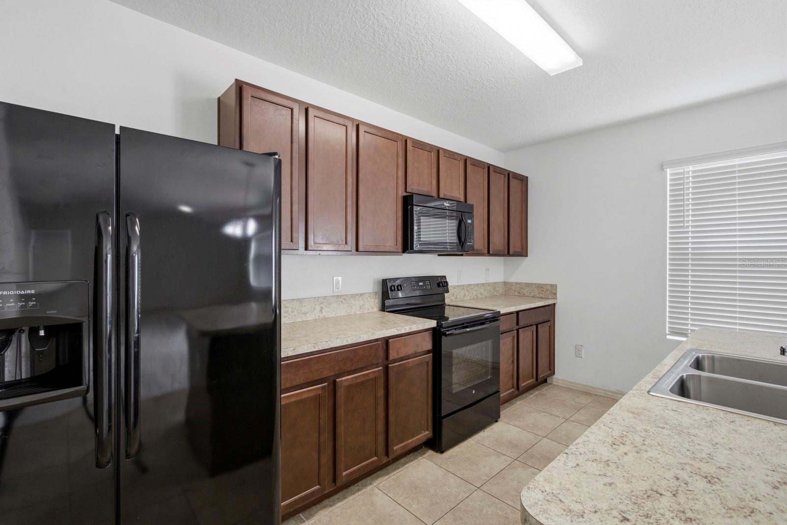 16604 Broadford Ln Property Photo 10