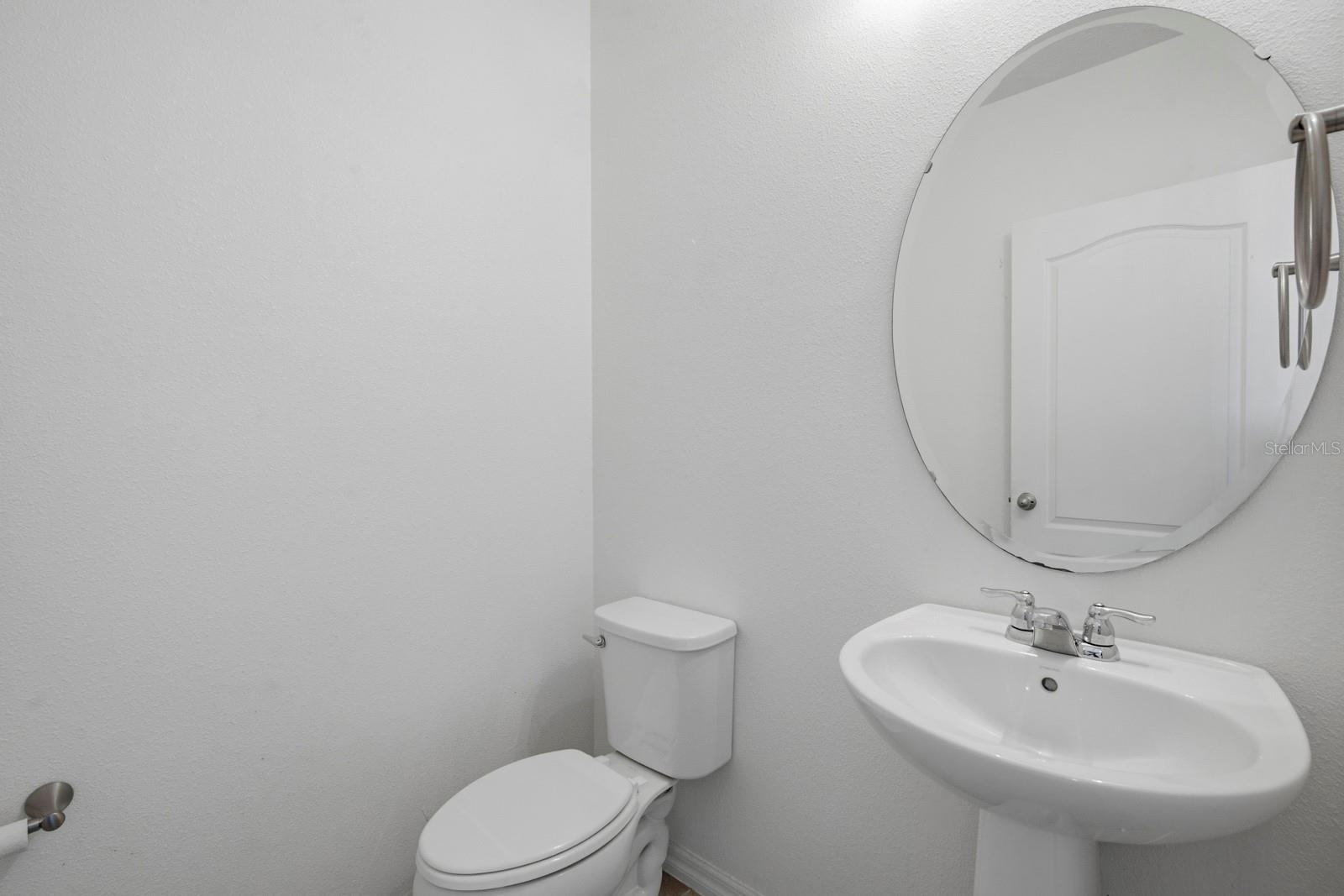 16604 Broadford Ln Property Photo 13