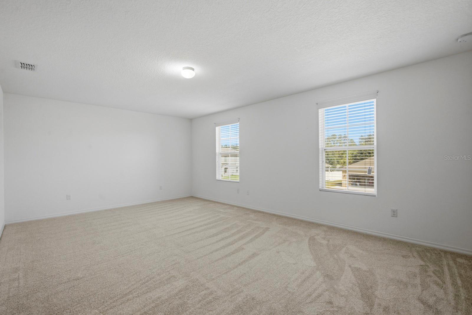 16604 Broadford Ln Property Photo 14
