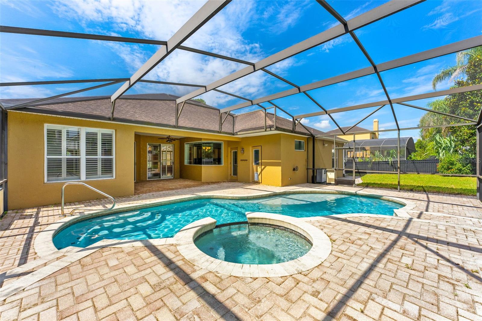 426 Palm Crest Ln Property Photo 1