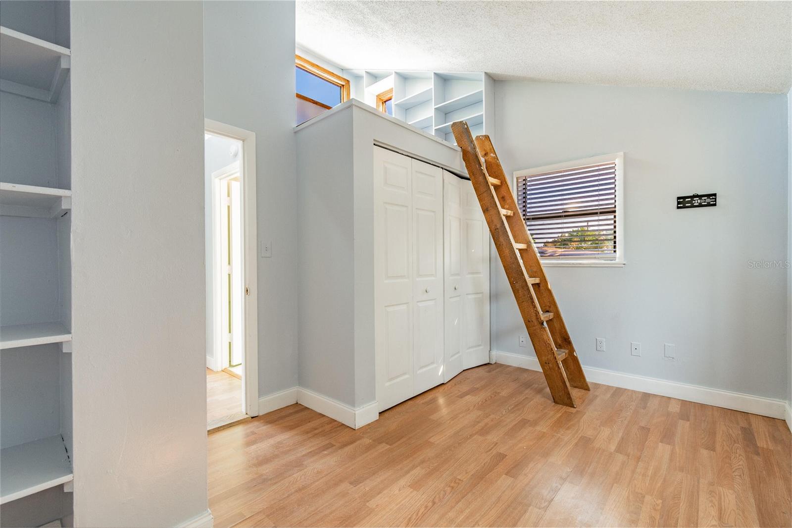 532 45th Street Ct W Property Photo 4