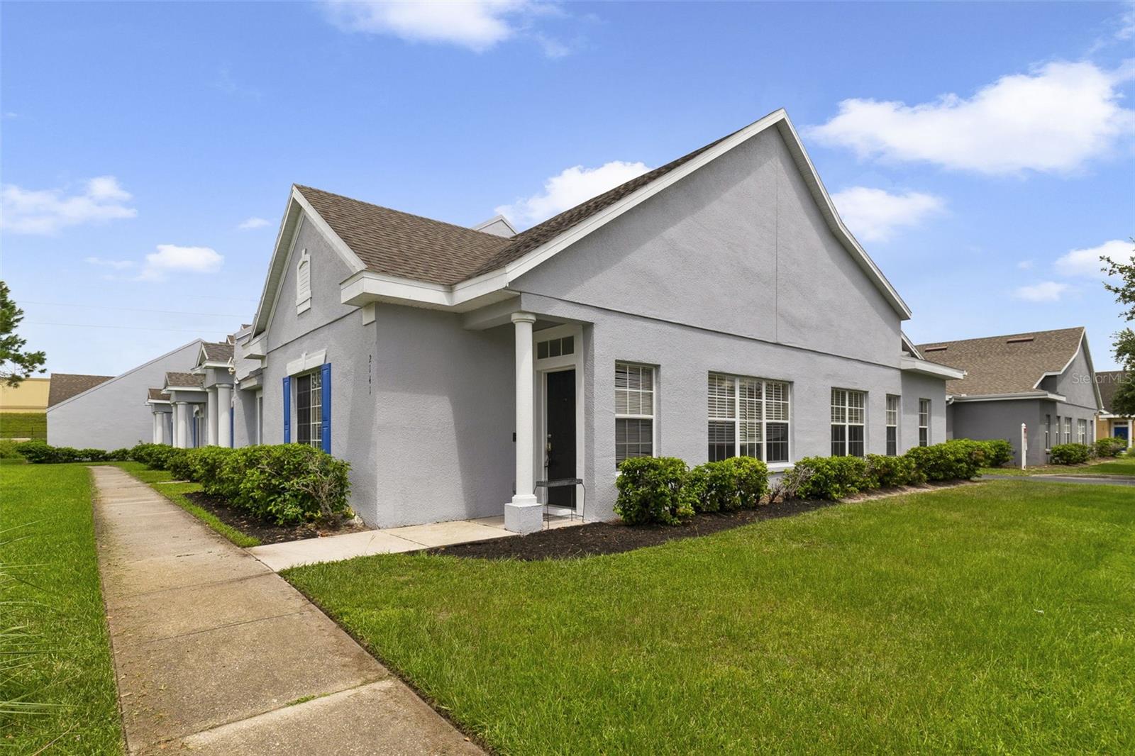 2141 Island Walk Dr Property Photo 2