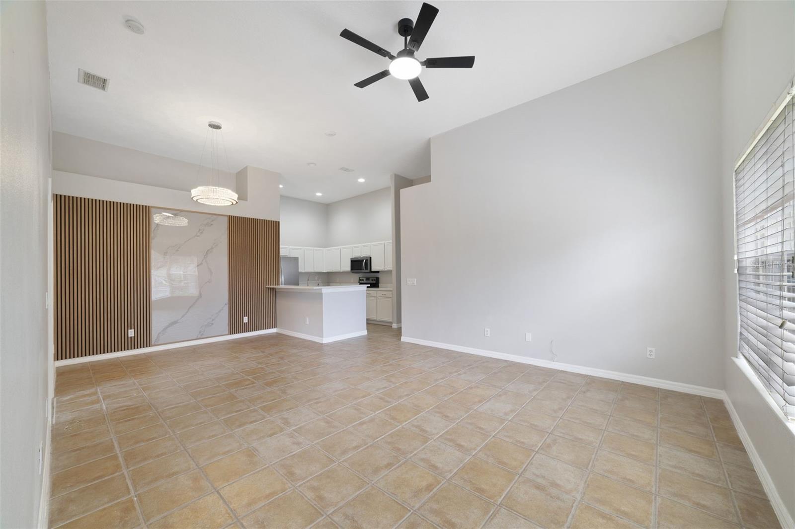 2141 Island Walk Dr Property Photo 19