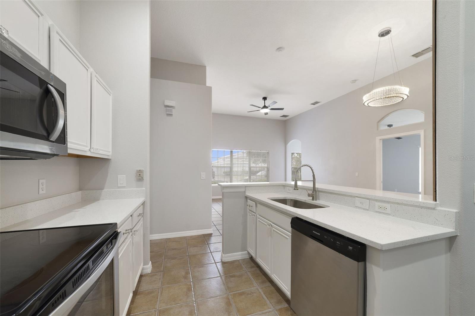 2141 Island Walk Dr Property Photo 25
