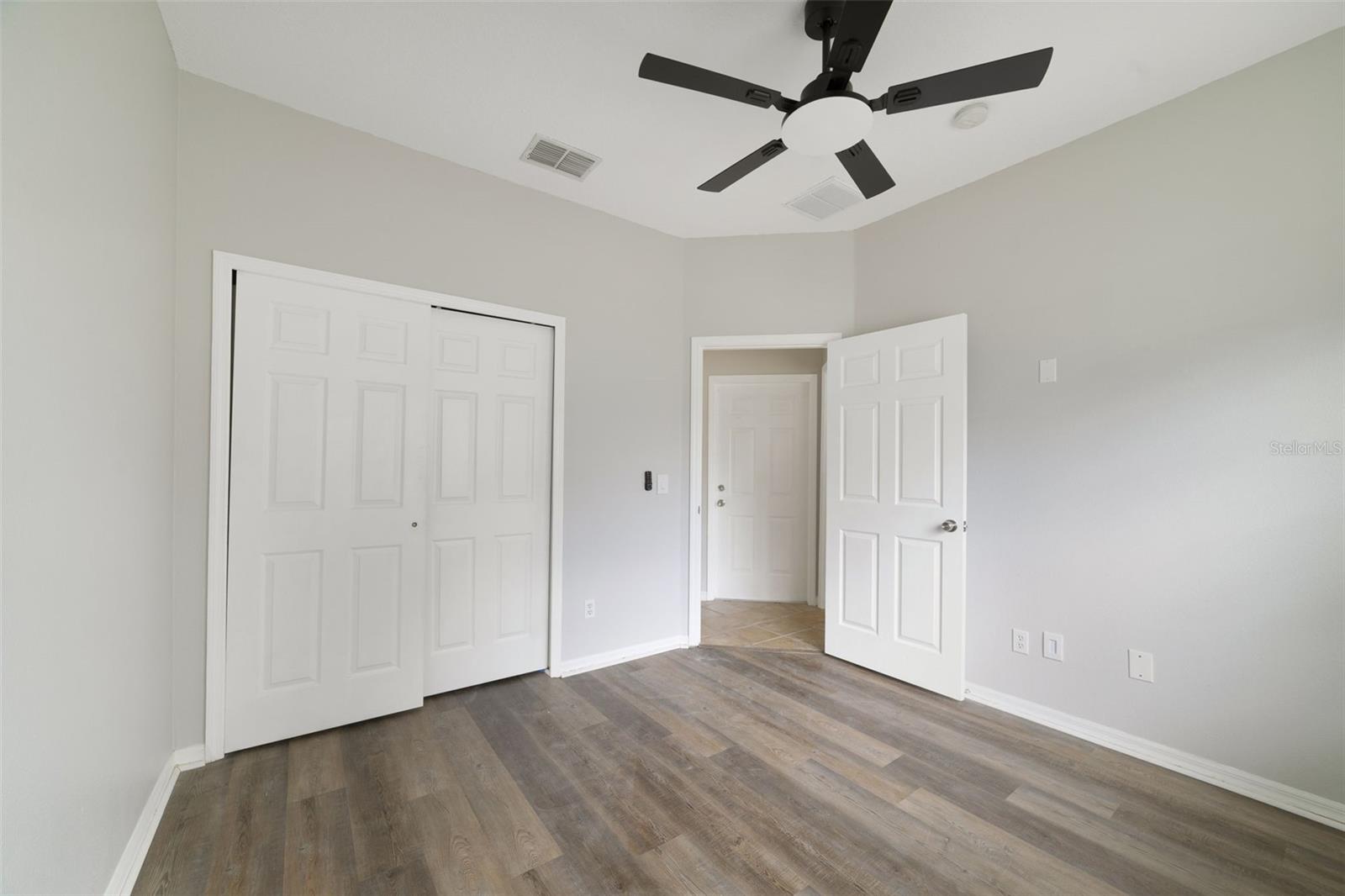 2141 Island Walk Dr Property Photo 29