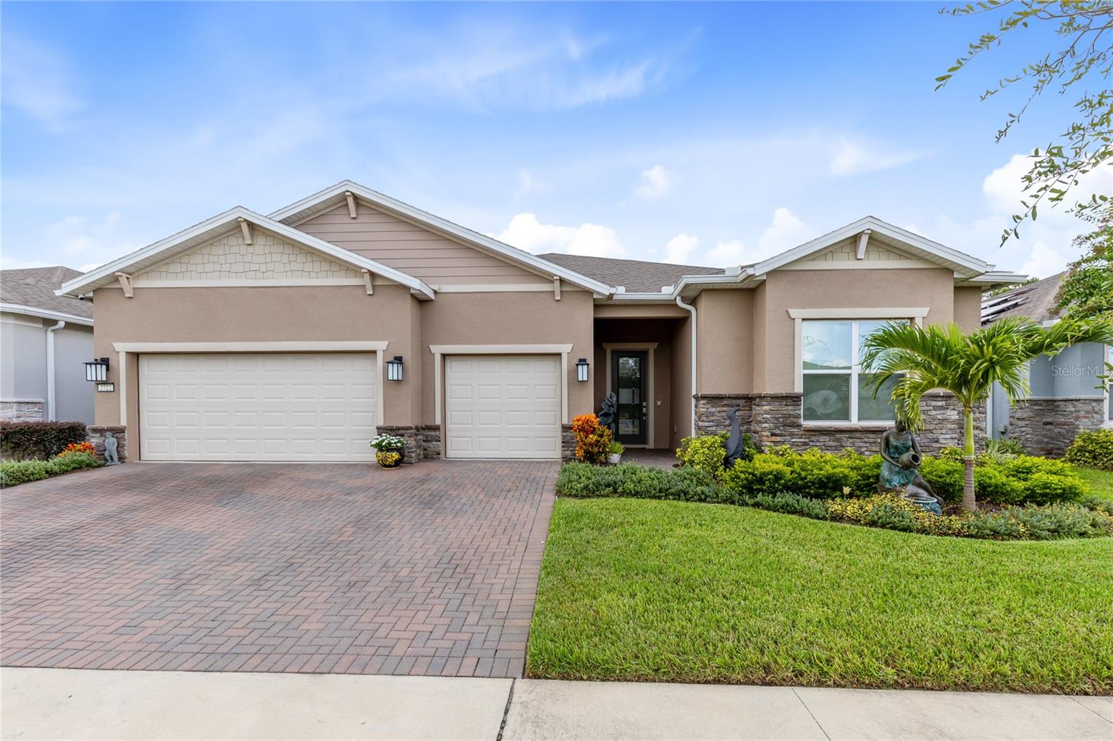 2722 River Creek Ln Property Photo 2