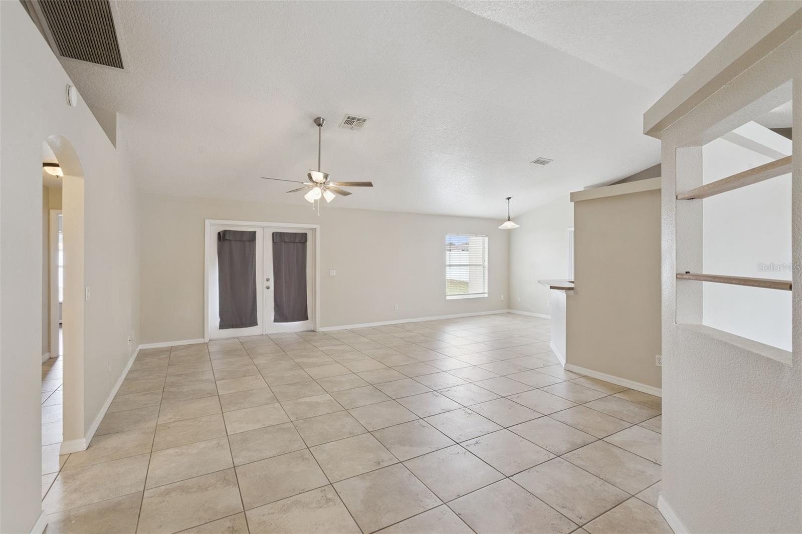 11434 Patrico Loop Property Photo 3