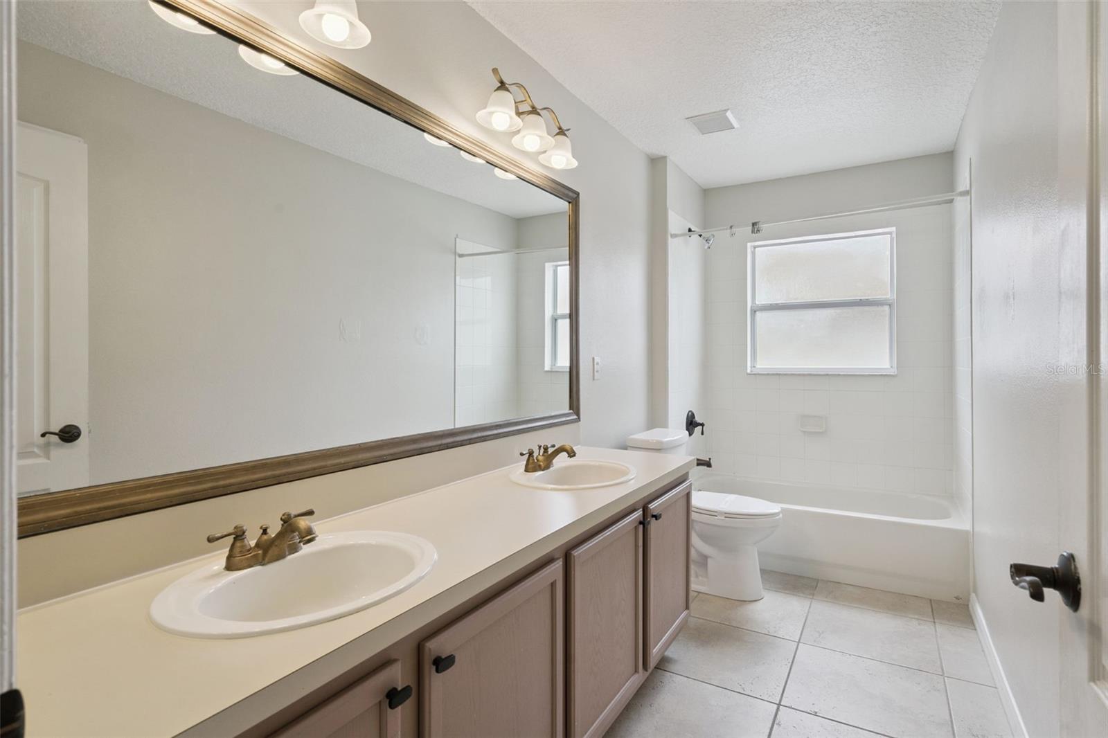 11434 Patrico Loop Property Photo 14