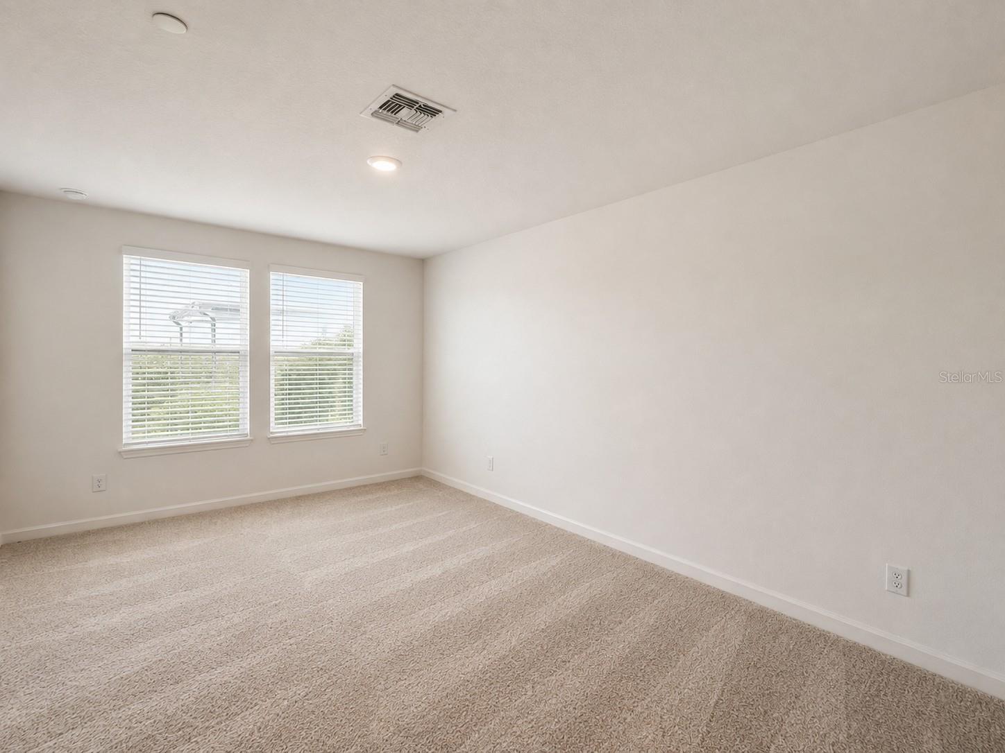 12850 Gabor Ave Property Photo 7