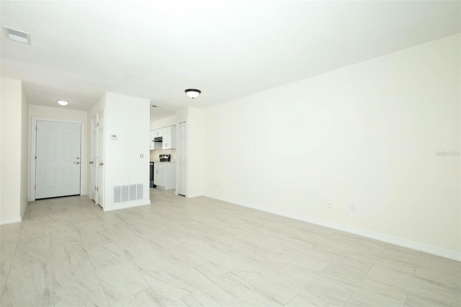 6950 Edgefield Ln Property Photo 4