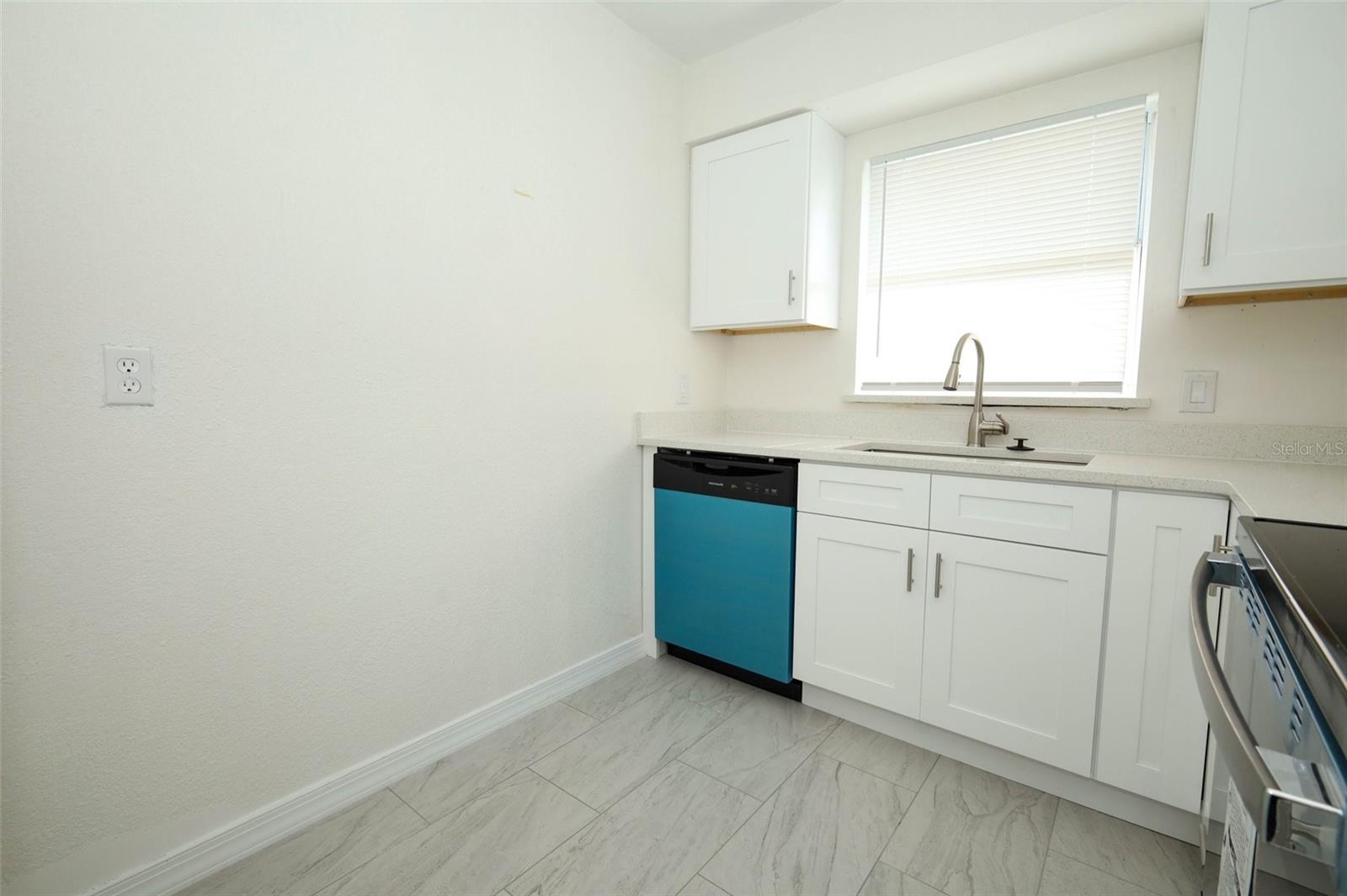 6950 Edgefield Ln Property Photo 10