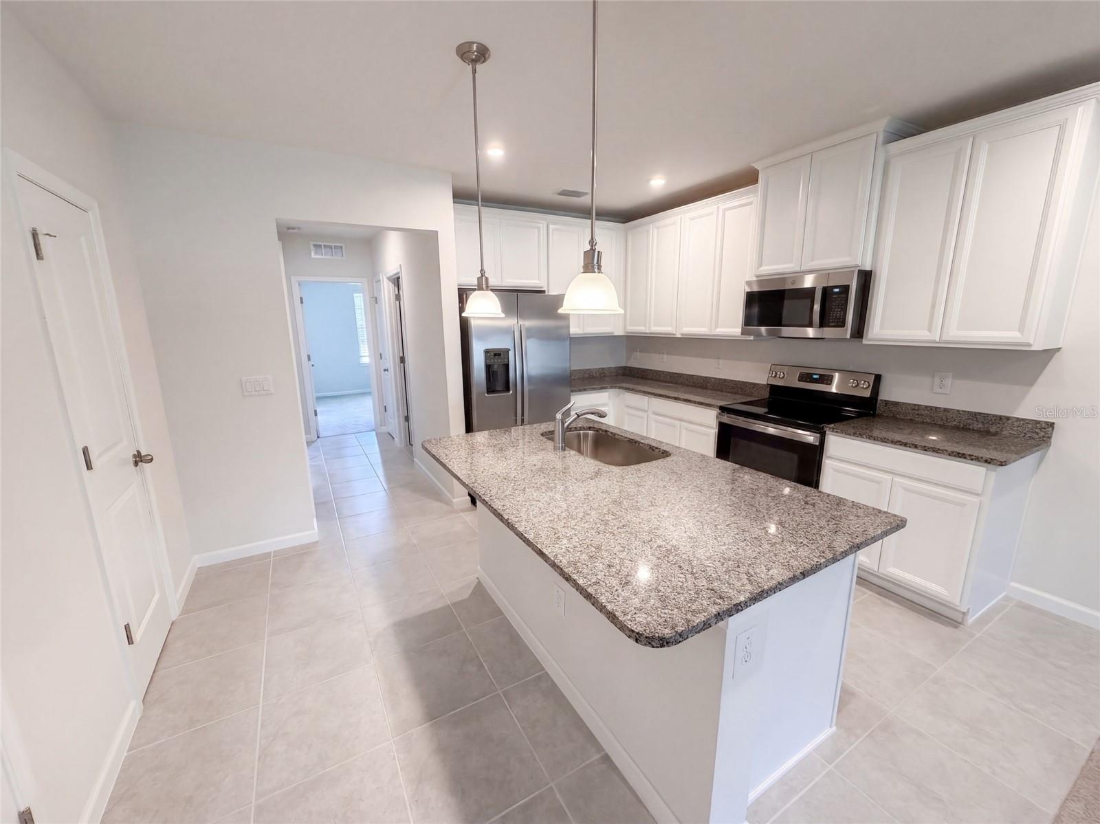 17917 Turning Leaf Cir Property Photo 2