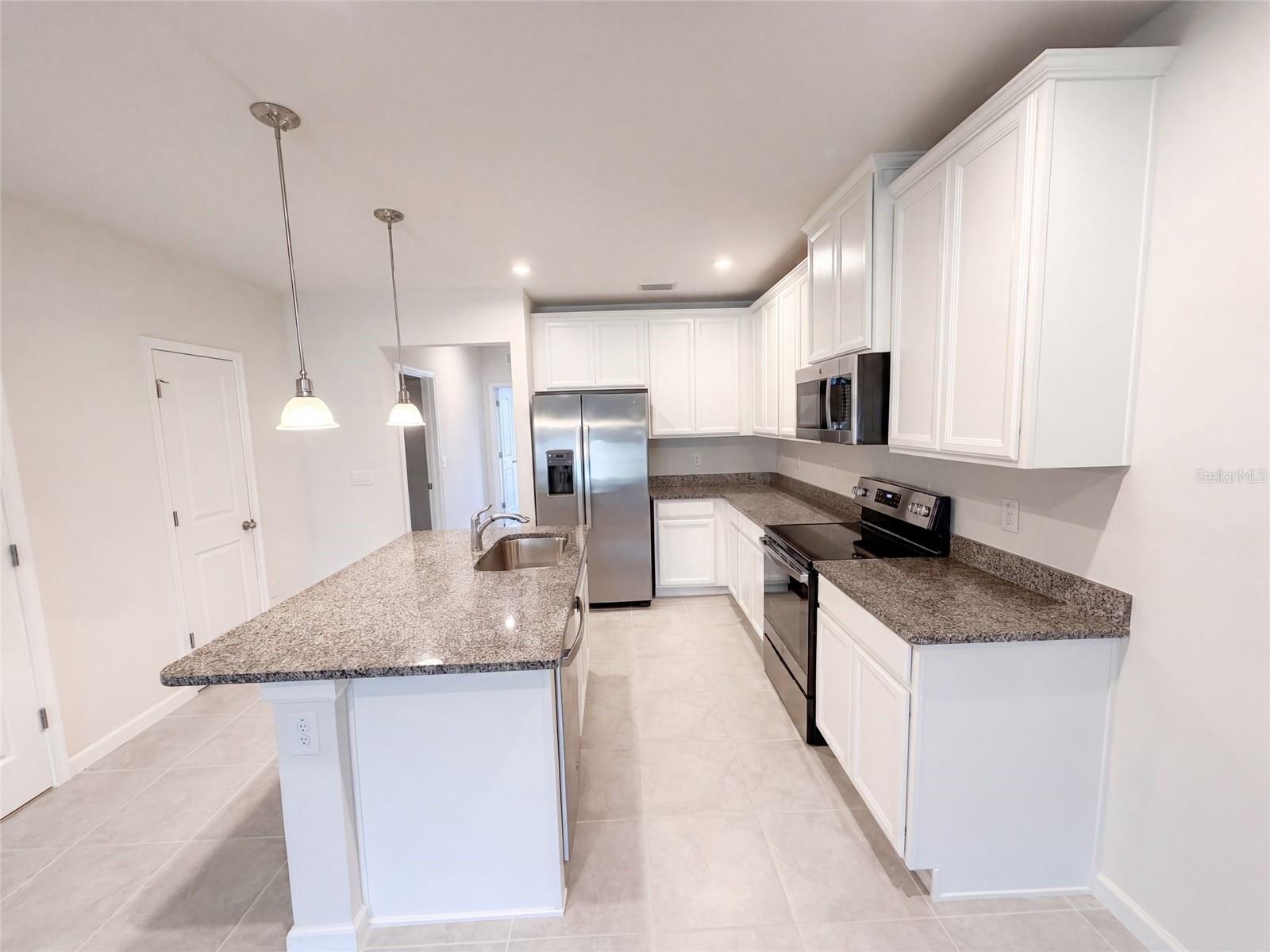 17917 Turning Leaf Cir Property Photo 6