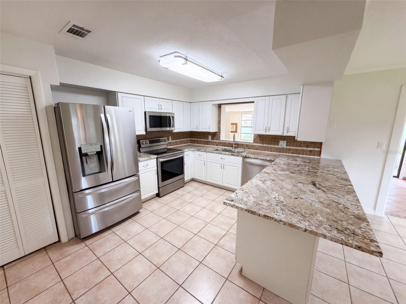 2617 S Fairway Dr Property Photo 2