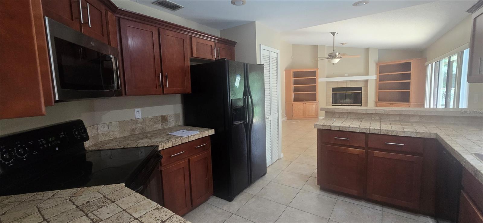 1142 Oday Dr Property Photo 2