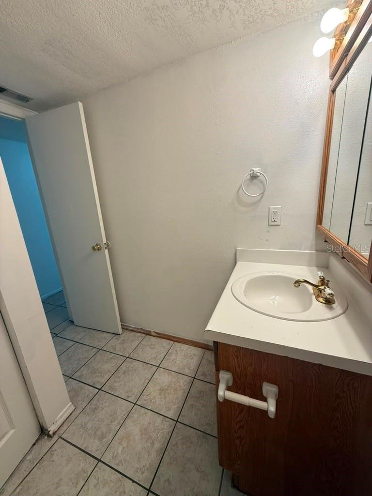 902 Lake Destiny Rd #b Property Photo 13