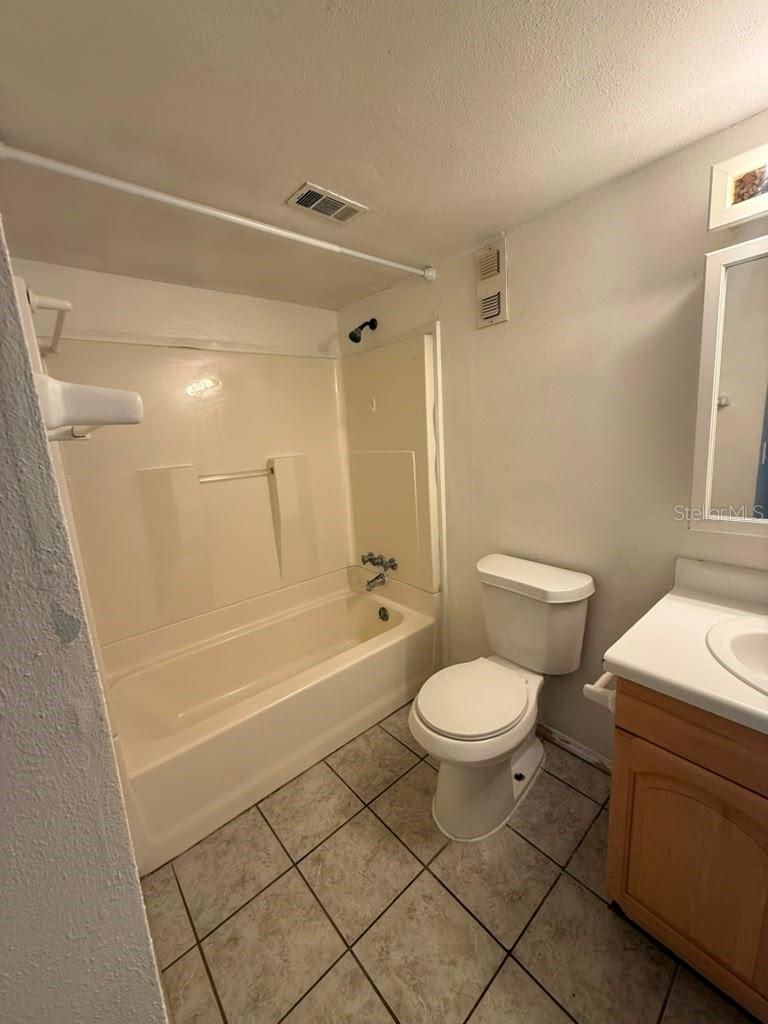 902 Lake Destiny Rd #b Property Photo 16