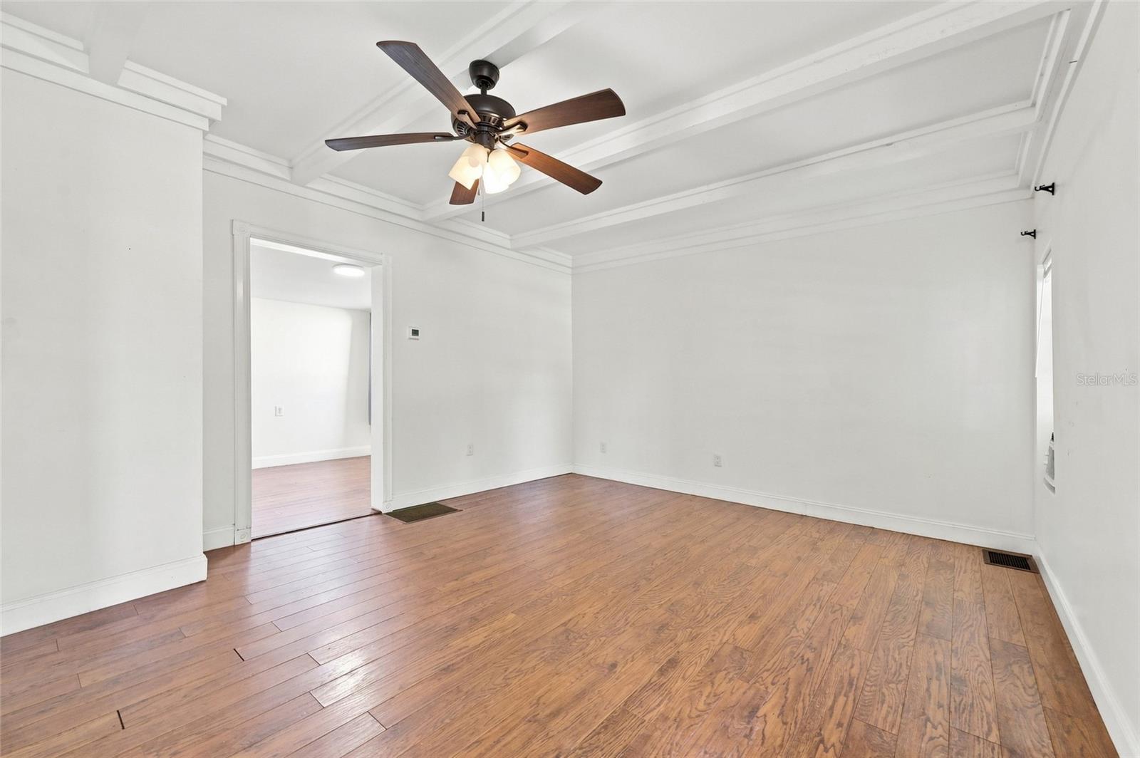 4 E Bay St Property Photo 4