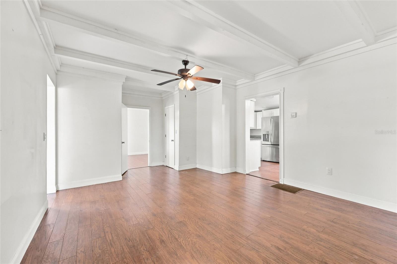 4 E Bay St Property Photo 5