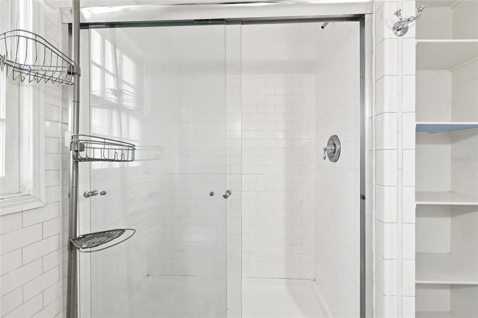 4 E Bay St Property Photo 8