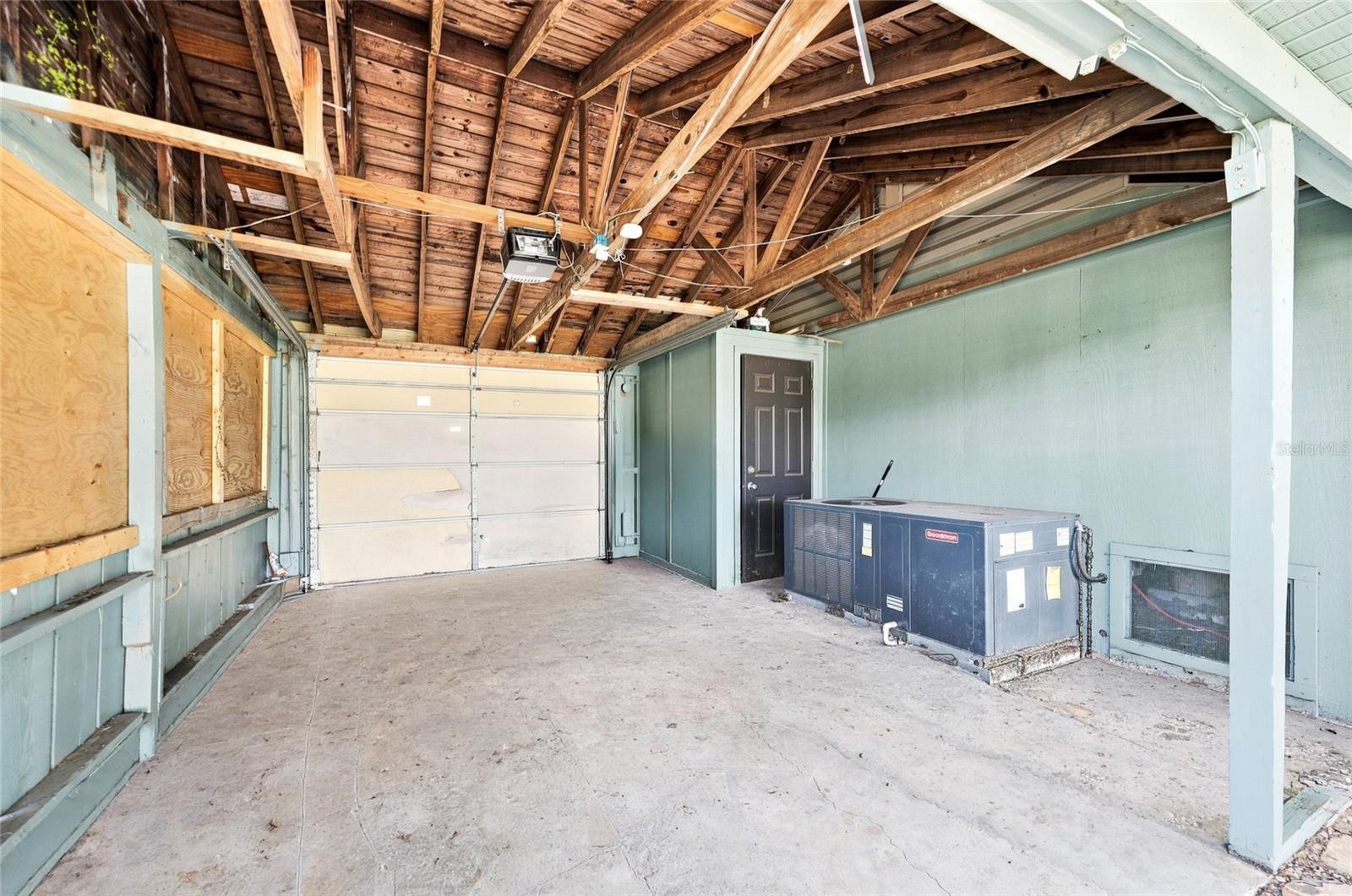 4 E Bay St Property Photo 12