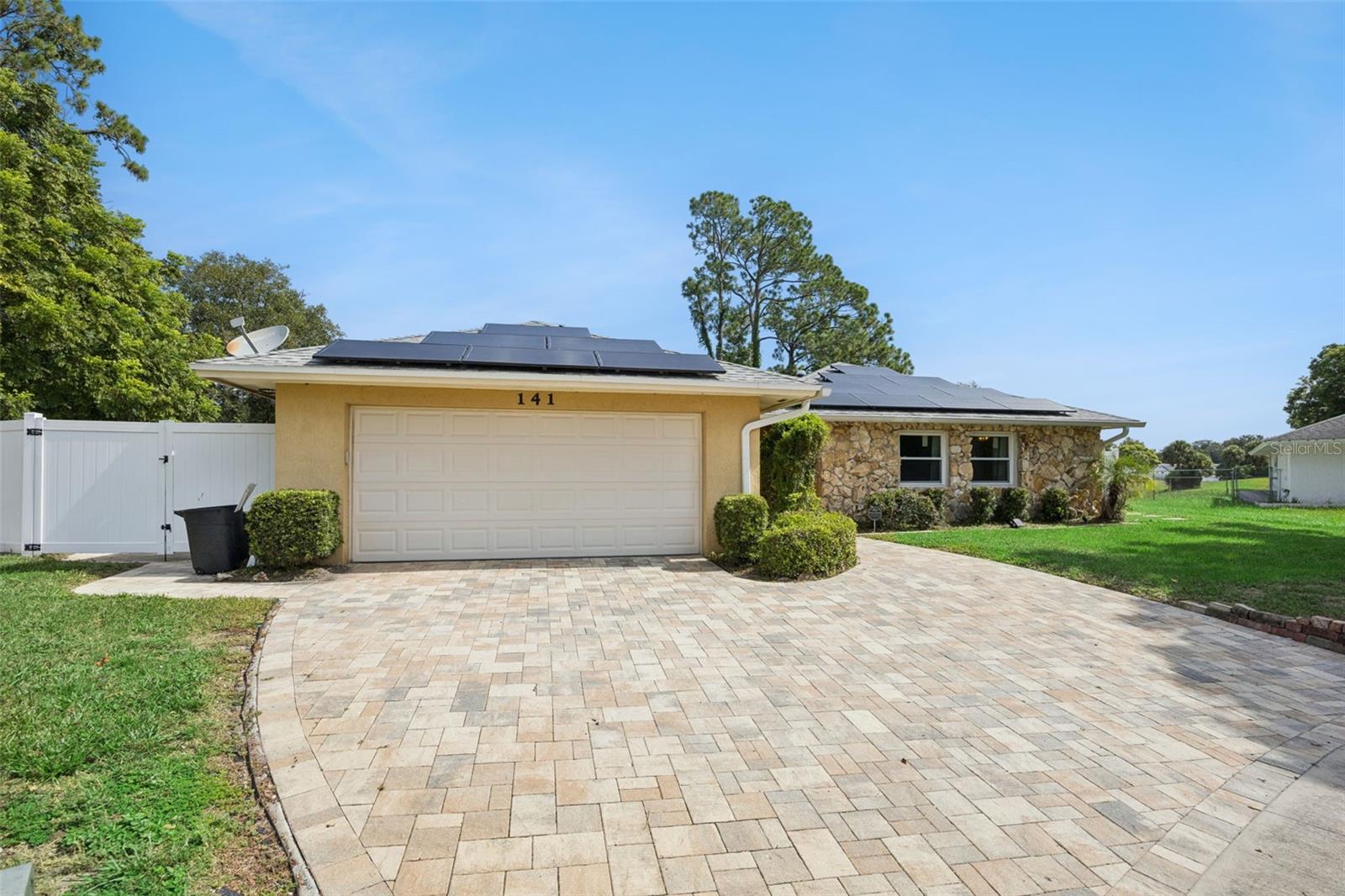 141 Fairway Ten Dr Property Photo 2