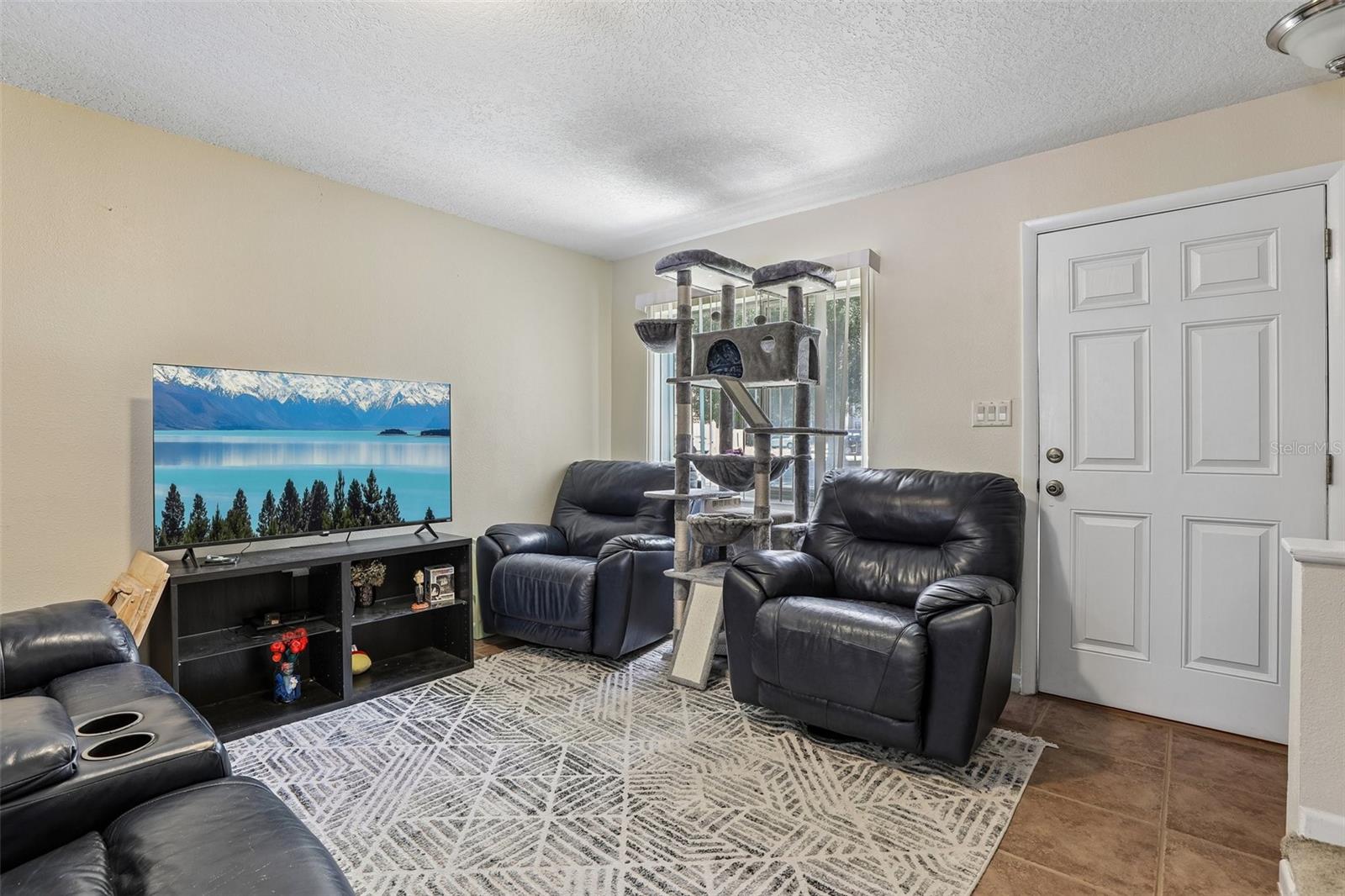 12061 Tift Cir Property Photo 2