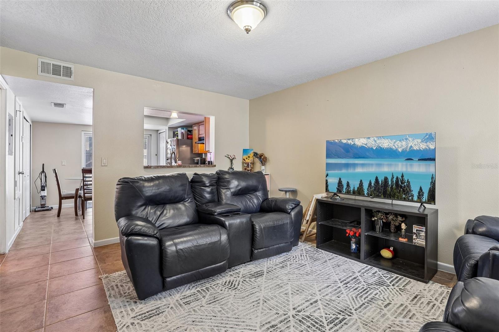 12061 Tift Cir Property Photo 3