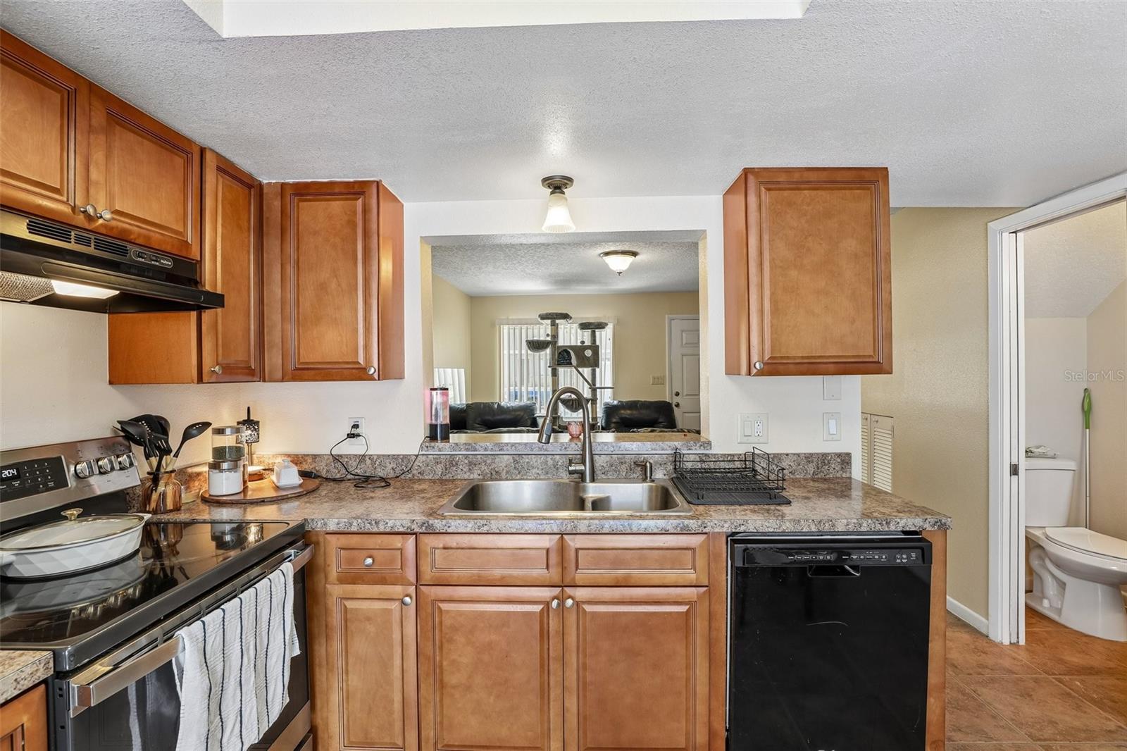 12061 Tift Cir Property Photo 6