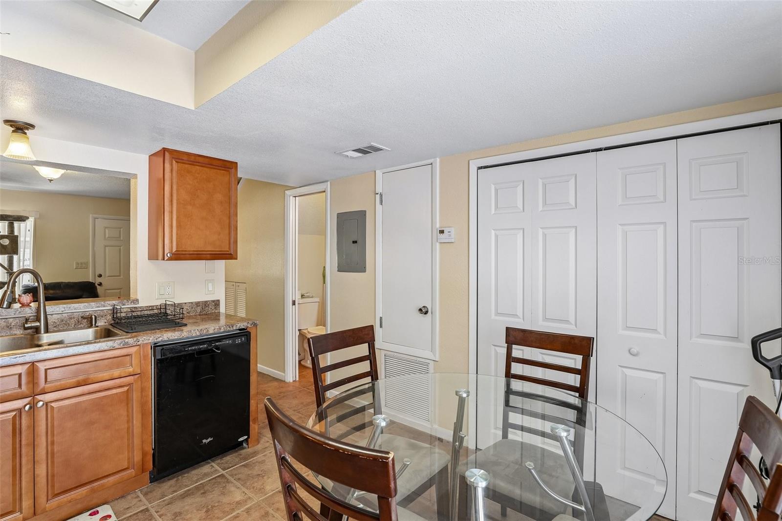 12061 Tift Cir Property Photo 7