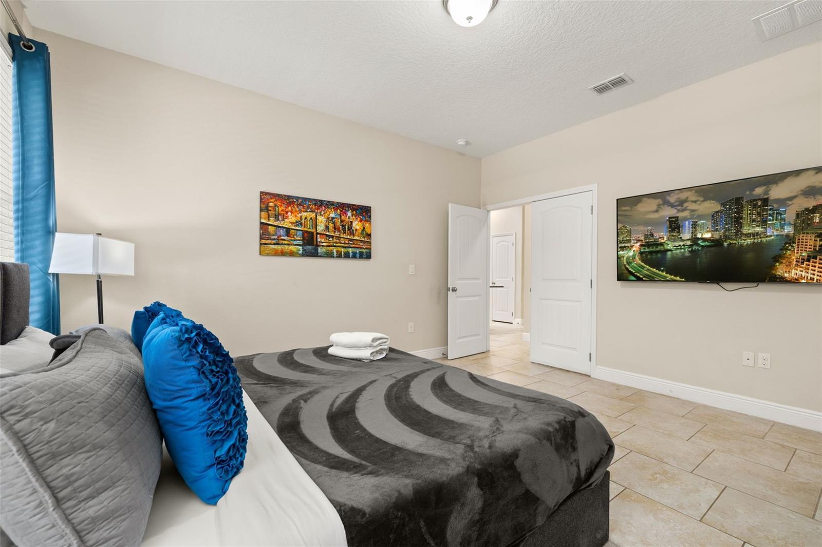 5373 Oakbourne Ave Property Photo 12