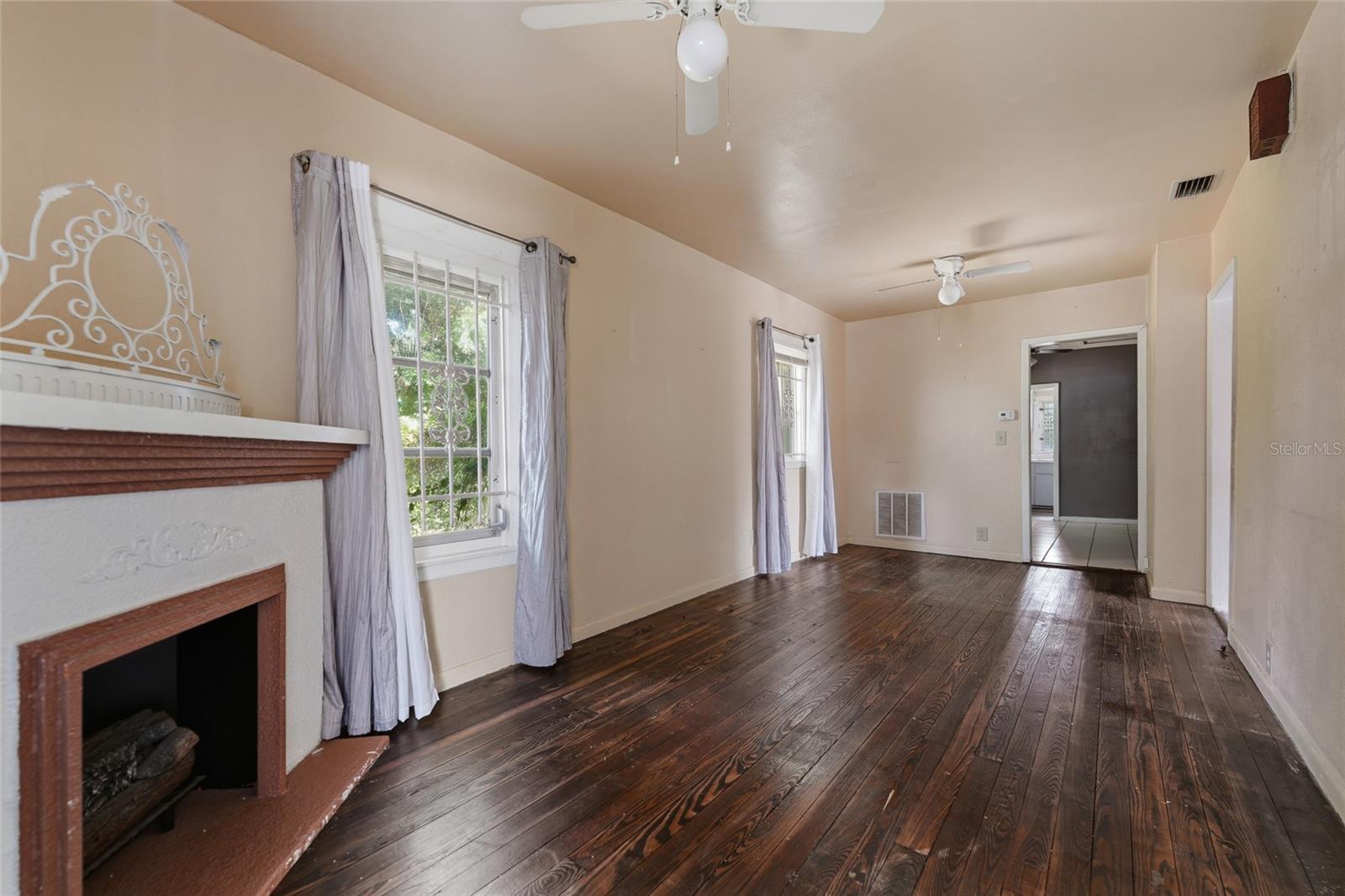 307 Lemon St Property Photo 6