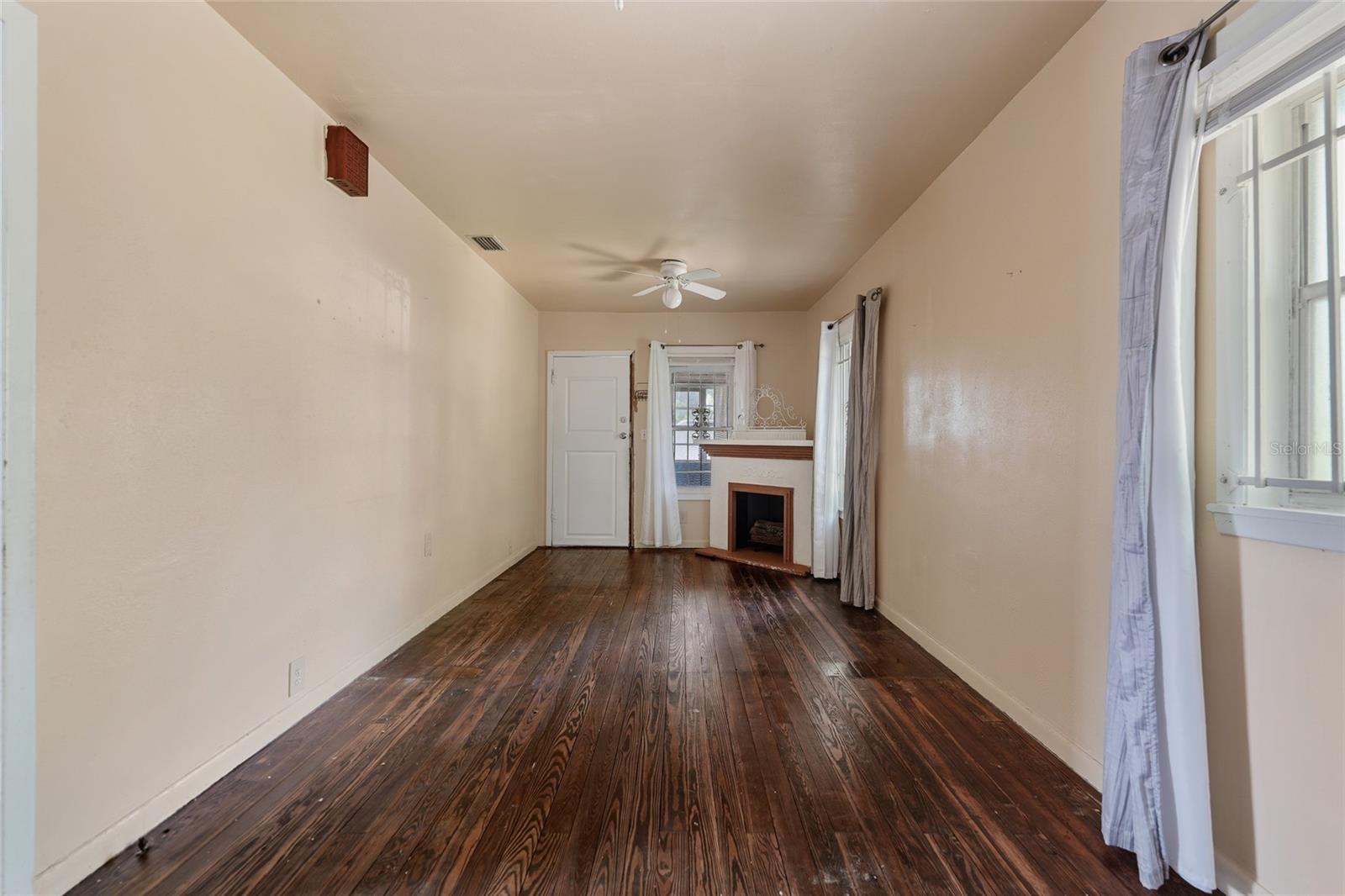 307 Lemon St Property Photo 7