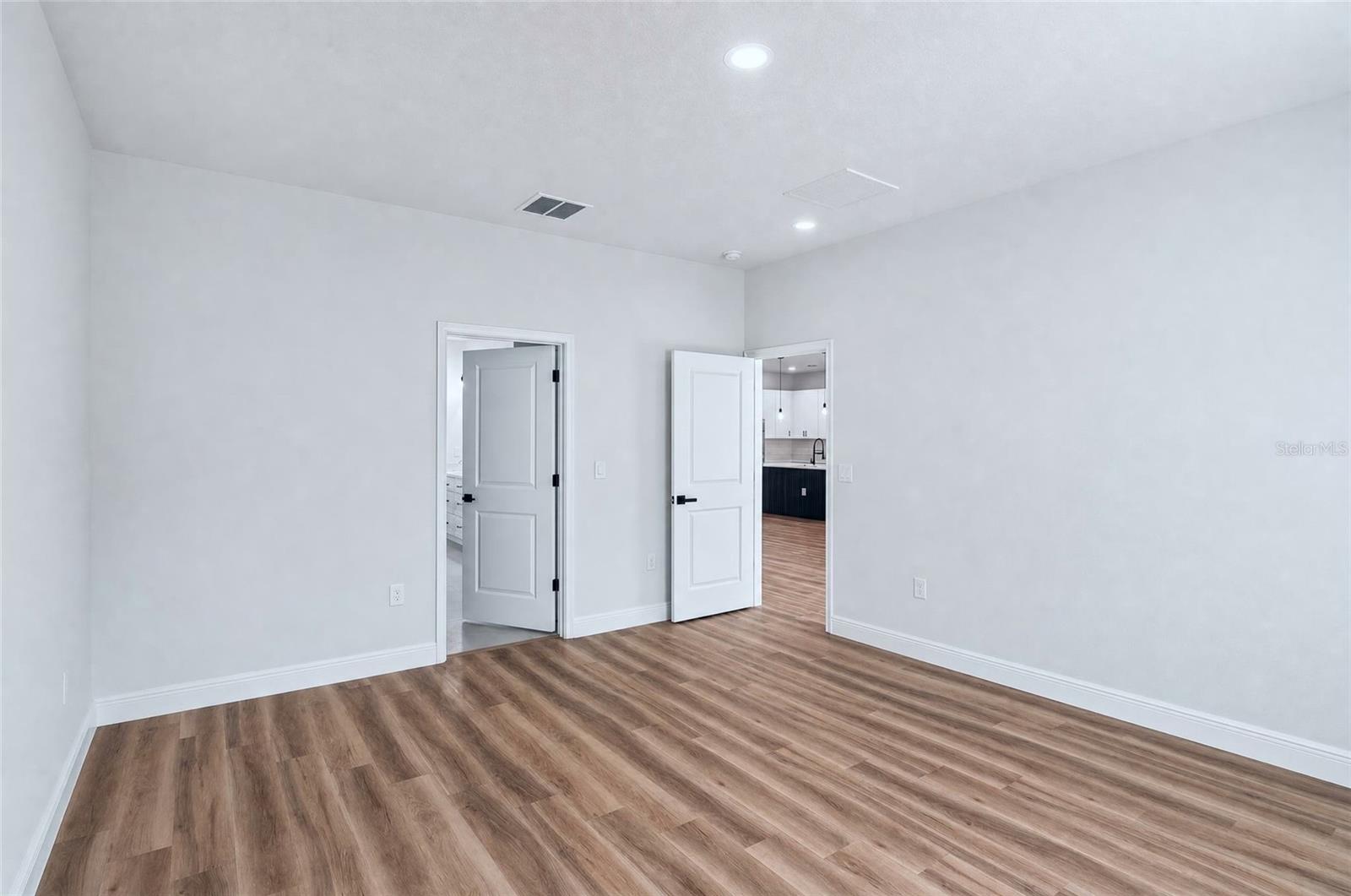 184 Linder Dr Property Photo 12